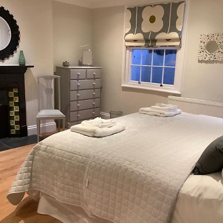 Luxury Refurbished 2 Bedroom Regency Apartment Cheltenham Eksteriør billede