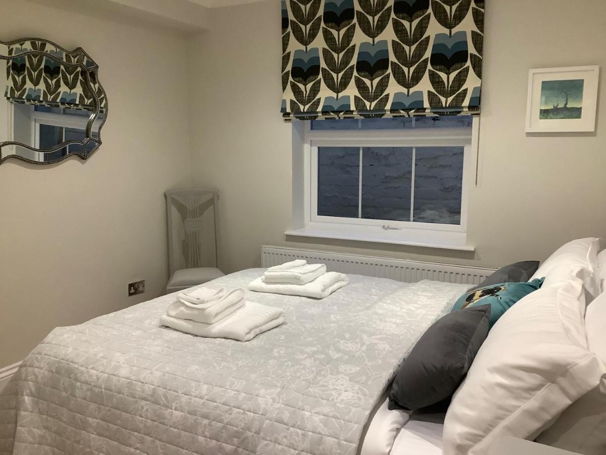 Luxury Refurbished 2 Bedroom Regency Apartment Cheltenham Eksteriør billede