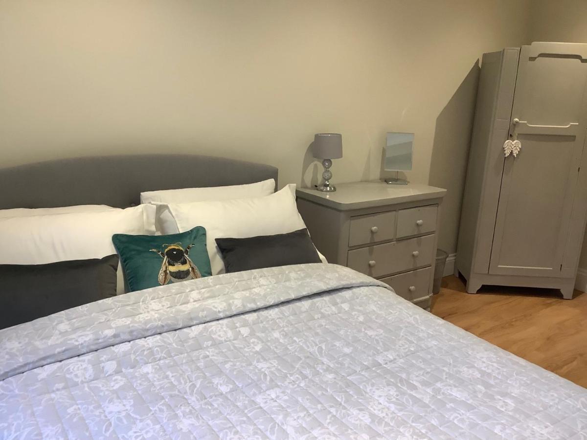 Luxury Refurbished 2 Bedroom Regency Apartment Cheltenham Eksteriør billede