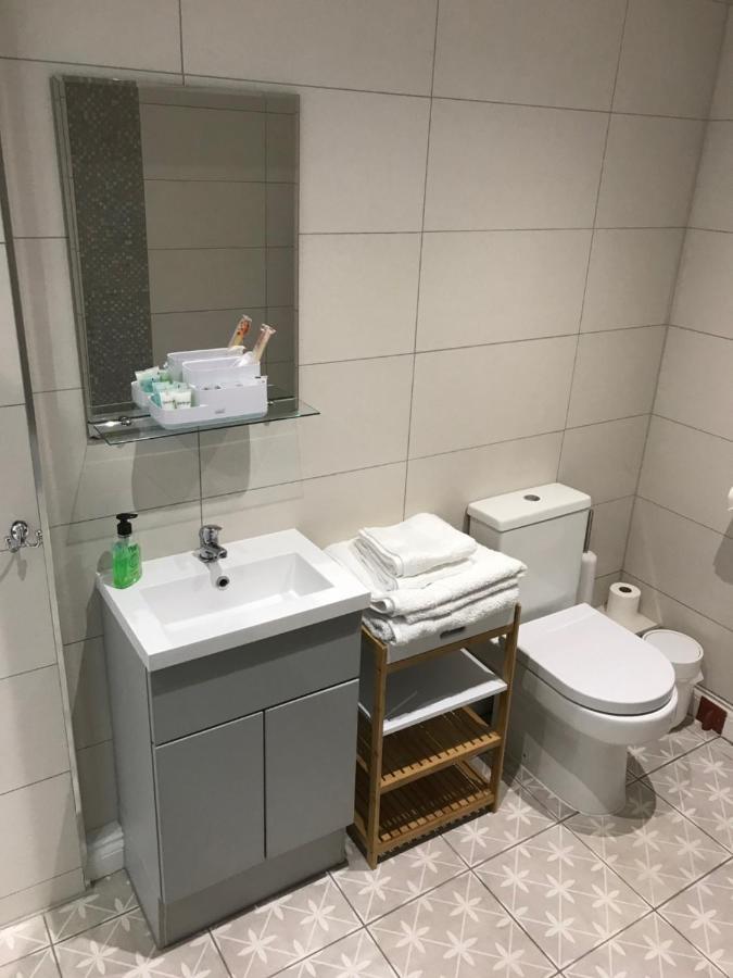 Luxury Refurbished 2 Bedroom Regency Apartment Cheltenham Eksteriør billede