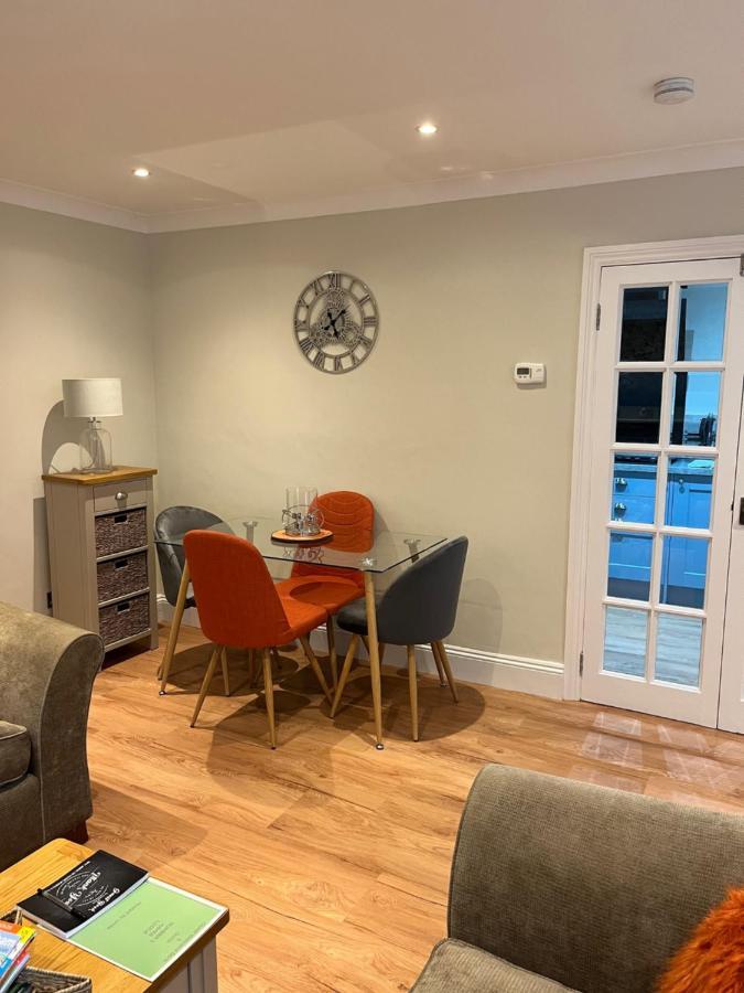 Luxury Refurbished 2 Bedroom Regency Apartment Cheltenham Eksteriør billede